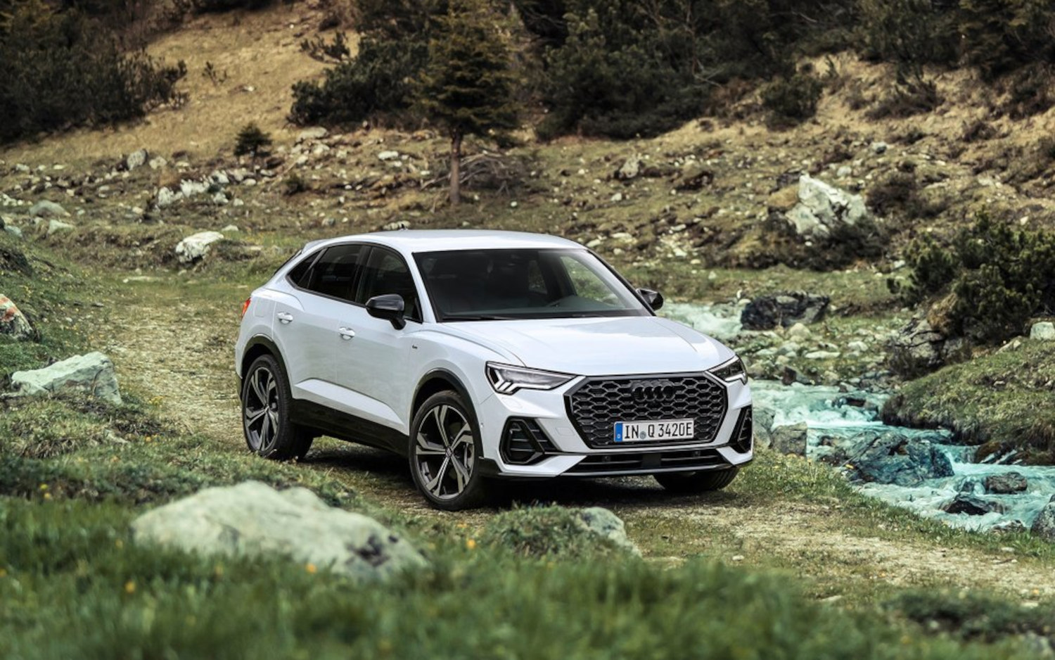 Comparison Audi Q3 Sportback 45 TFSI e 2021 vs Hyundai Tucson N